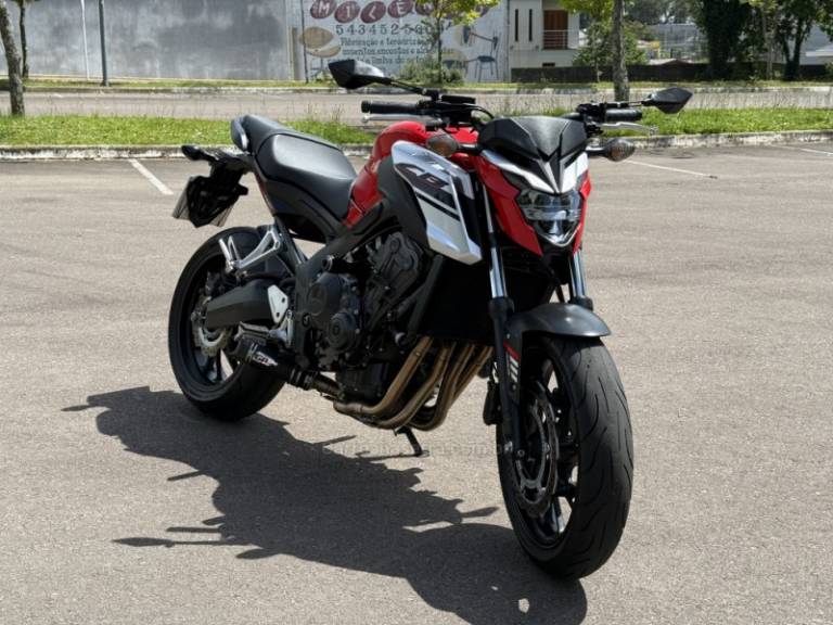 HONDA - CB 650 - 2017/2018 - Vermelha - R$ 45.000,00