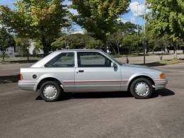 FORD - ESCORT - 1995/1995 - Cinza - R$ 20.000,00