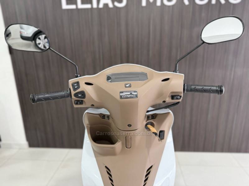 HONDA - BIZ 125 - 2025/2025 - Branca - R$ 20.000,00