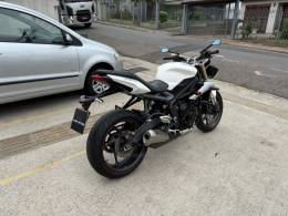 TRIUMPH - STREET TRIPLE 675 - 2016/2016 - Branca - R$ 32.000,00