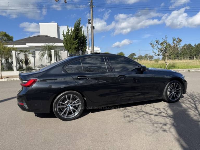 BMW - 330I - 2019/2020 - Preta - R$ 228.000,00