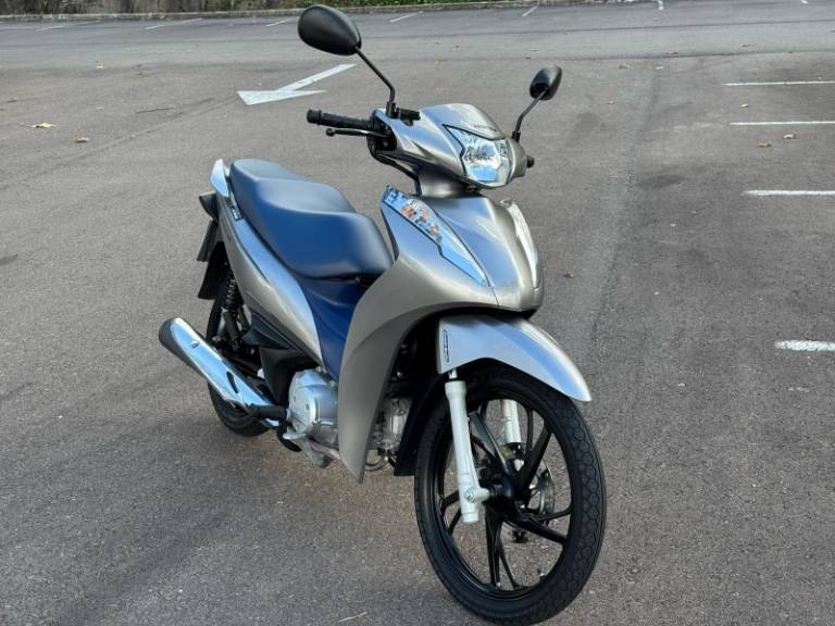 HONDA - BIZ 125 - 2021/2021 - Prata - R$ 15.900,00