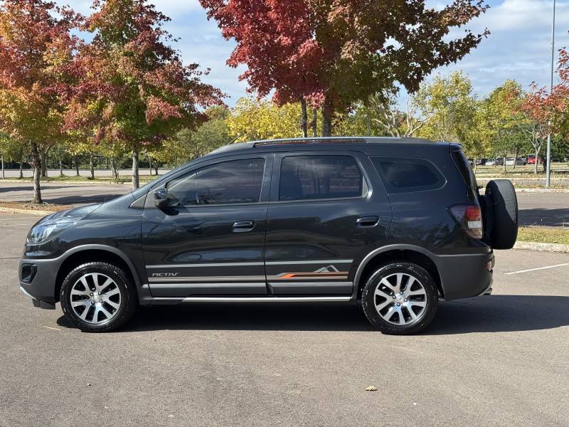 CHEVROLET - SPIN - 2015/2016 - Preta - R$ 63.000,00
