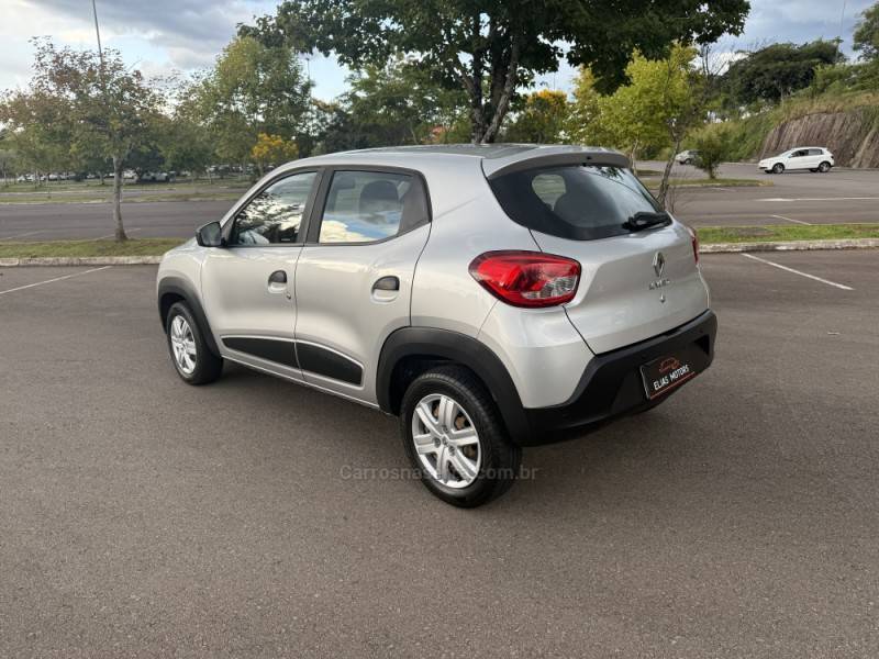 RENAULT - KWID - 2021/2022 - Prata - R$ 48.900,00