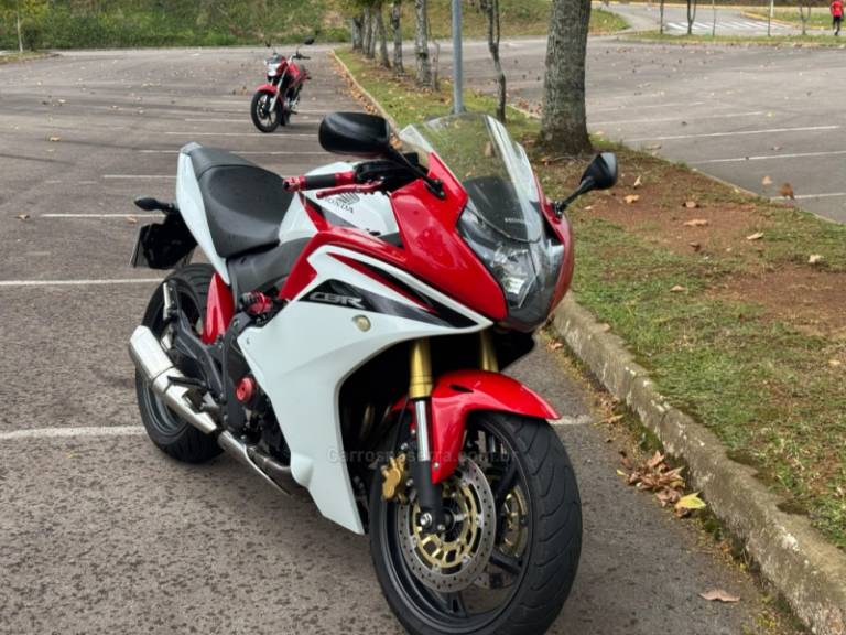 HONDA - CBR 600F - 2013/2013 - Branca - R$ 38.900,00