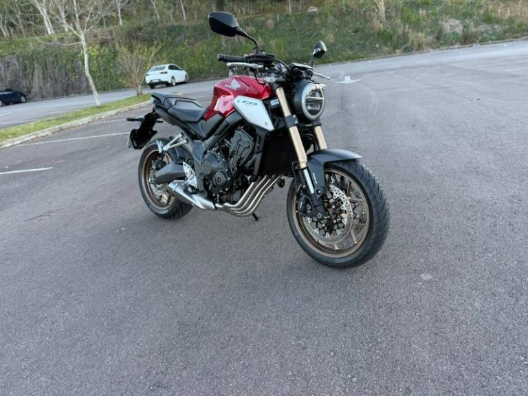 HONDA - CB 650R - 2020/2020 - Vermelha - R$ 49.900,00