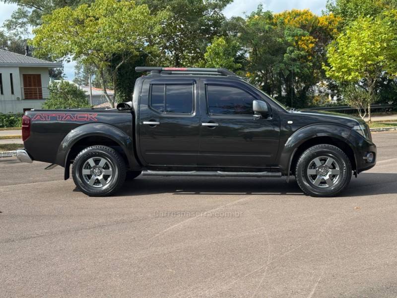 NISSAN - FRONTIER - 2015/2015 - Preta - R$ 109.900,00