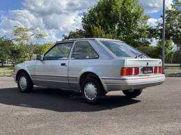 FORD - ESCORT - 1995/1995 - Cinza - R$ 20.000,00