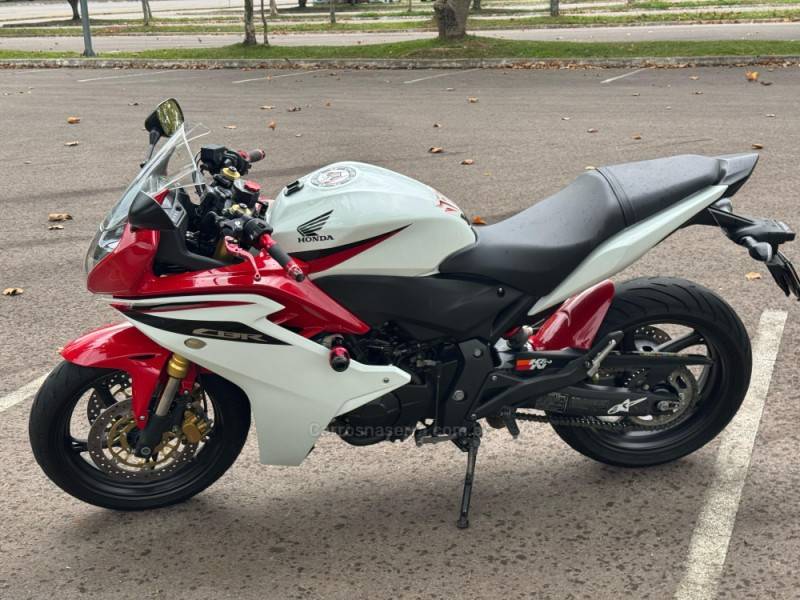 HONDA - CBR 600F - 2013/2013 - Branca - R$ 38.900,00
