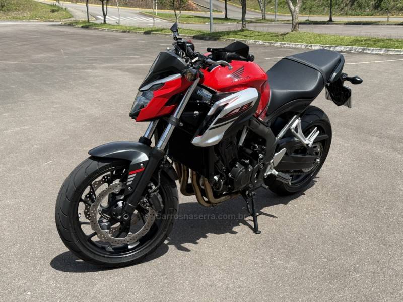 HONDA - CB 650 - 2017/2018 - Vermelha - R$ 45.000,00