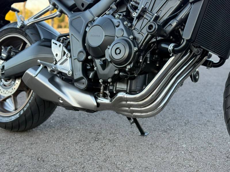 HONDA - CB 650R - 2020/2020 - Vermelha - R$ 49.900,00