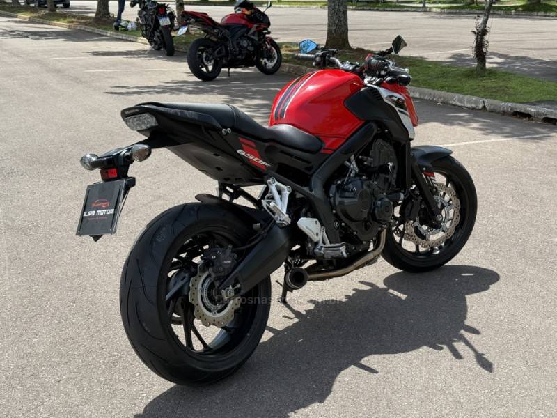 HONDA - CB 650 - 2017/2018 - Vermelha - R$ 45.000,00