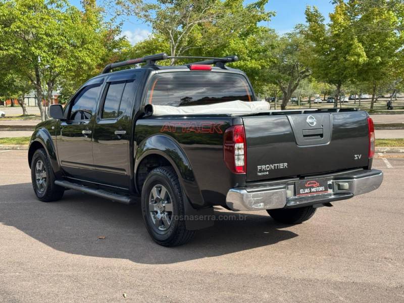 NISSAN - FRONTIER - 2015/2015 - Preta - R$ 109.900,00