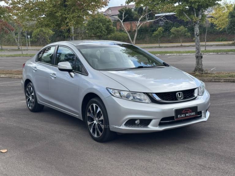 HONDA - CIVIC - 2015/2016 - Prata - R$ 83.900,00