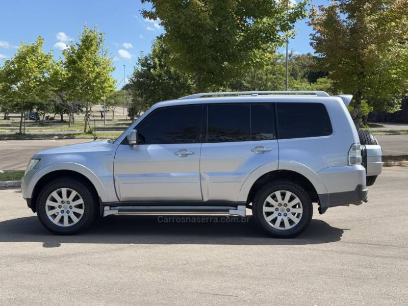 MITSUBISHI - PAJERO FULL - 2008/2008 - Prata - R$ 83.900,00