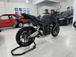 HONDA - CB 650 - 2015/2015 - Preta - R$ 39.900,00