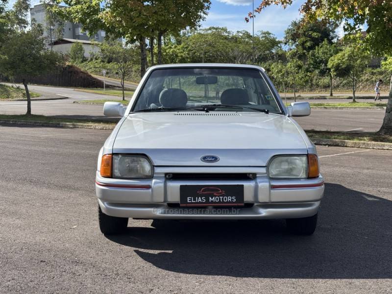 FORD - ESCORT - 1995/1995 - Cinza - R$ 20.000,00